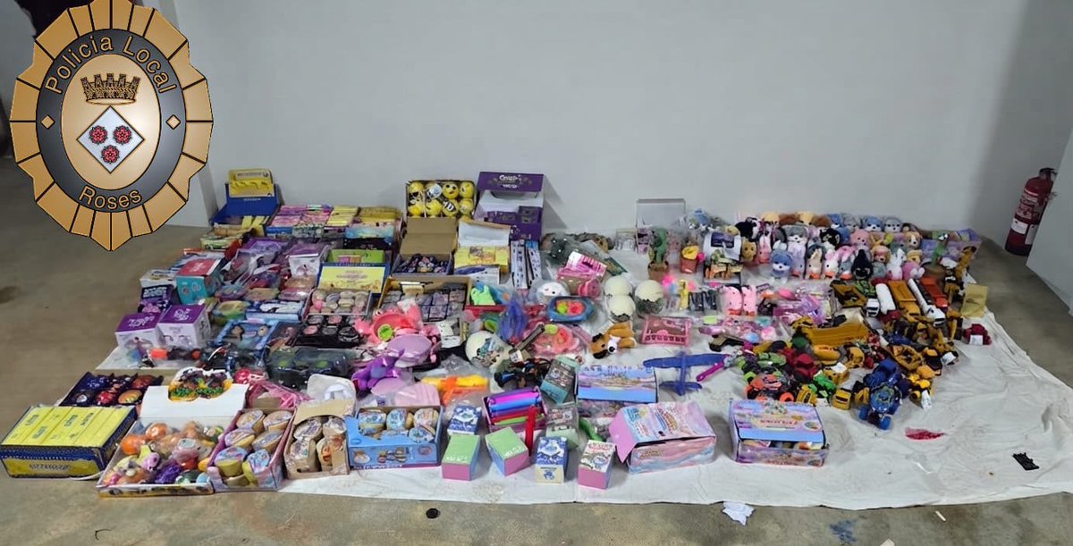 AjRoses's tweet photo. 🚔 ⚠️ Un nou operatiu policial contra la venda il·legal del top manta realitzat el dijous 30 de juliol a Roses ha donat com a resultat la confiscació d’un total de 1.207 articles 🛑
ℹ️ Més informació: https://t.co/hylhCnskwi
#aRoses https://t.co/edl1ZHrKrU