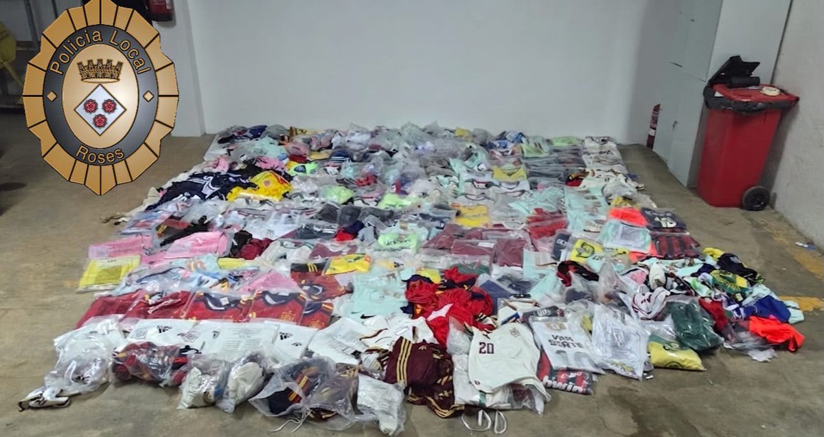 AjRoses's tweet photo. 🚔 ⚠️ Un nou operatiu policial contra la venda il·legal del top manta realitzat el dijous 30 de juliol a Roses ha donat com a resultat la confiscació d’un total de 1.207 articles 🛑
ℹ️ Més informació: https://t.co/hylhCnskwi
#aRoses https://t.co/edl1ZHrKrU