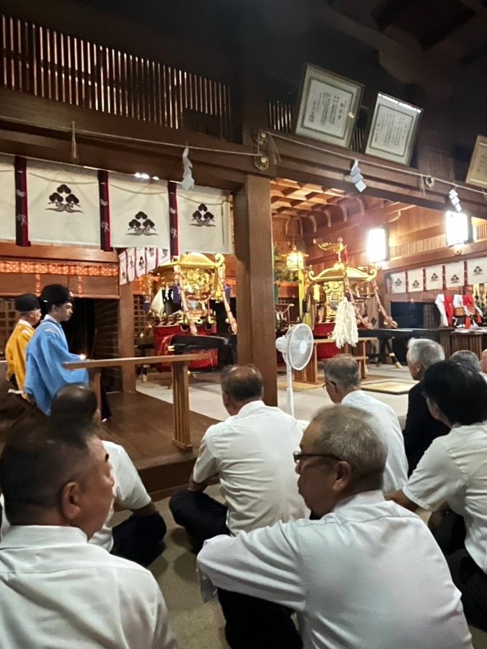 MaruseJ4123's tweet photo. クライマックスは3日目の8月2日。神輿が神社に戻るのに合わせ、金石バスターミナル付近に設けられた「お祭り広場」で、加賀鳶や悪魔払いなどの民俗芸能が披露されます。お祭り広場は16時50分��ろから。ぜひ一度、金石の熱気を見に来てください！

#金沢市 #金石 #夏祭り #花火 https://t.co/yUpfkpR62h