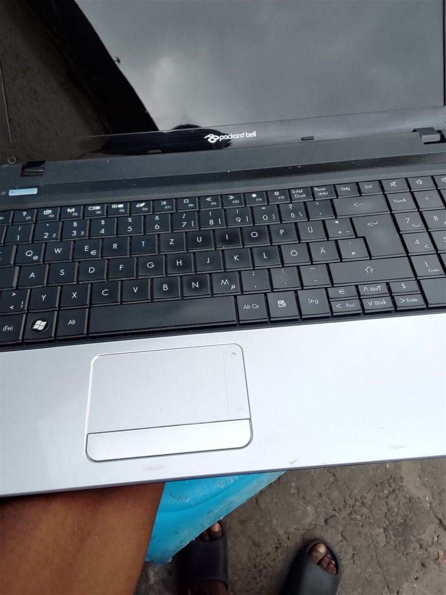 Ledestindivin's tweet photo. Pour finaliser mon équipement bureautique, seul l’achat d’une imprimante Canon de 100$ est en attente depuis quelques mois, l’ordinateur étant déjà opérationnel cher DG @seigneurCHRIS01. Je pourrai lancer cette activité dès lundi si je l'achète demain, et je vous saurai gré.Merci https://t.co/AG5ScB3X54