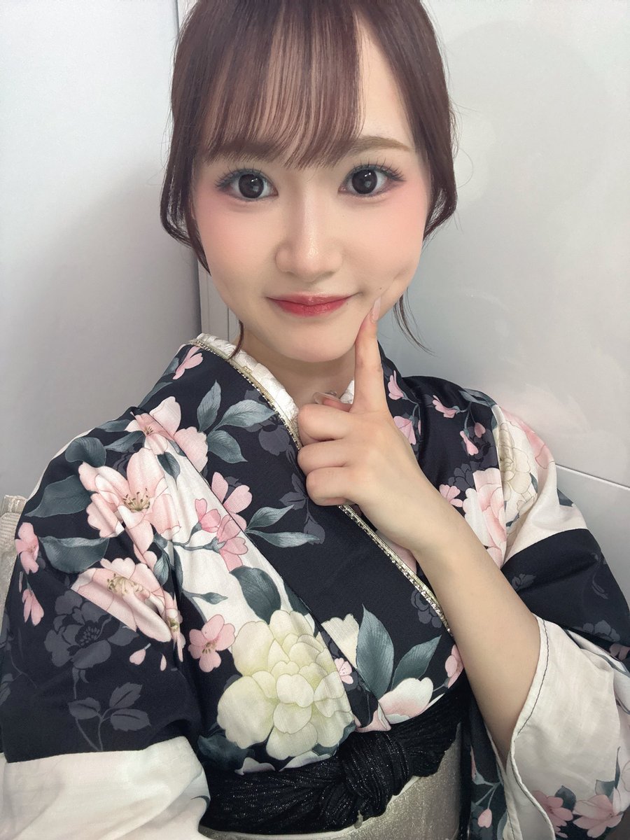 miy0222's tweet photo. 4日、久々にみんなに会えるの楽しみだな〜〜〜💭特典会もあるので直接お話もできます.ᐟ.ᐟ
みんなの顔を直接見ながらお話できる機会はなかなかないので是非遊びにきてくれるとうれしいな🤍ྀི⁃ ⩊ ⁃
まってます.𖥔 ݁ ˖

https://t.co/CioTUyaN07 https://t.co/bbSzIIY3Ka