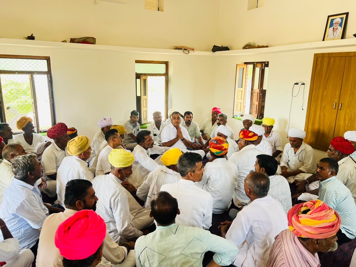 BabusRathore_'s tweet photo. आज विधानसभा क्षेत्र के अंतर्गत विभिन्न ग्रामों में आयोजित शोक सभाओं में सम्मिलित होकर दिवंगत आत्माओं को भावभीनी श्रद्धांजलि अर्पित की। https://t.co/bPWzdCKABG