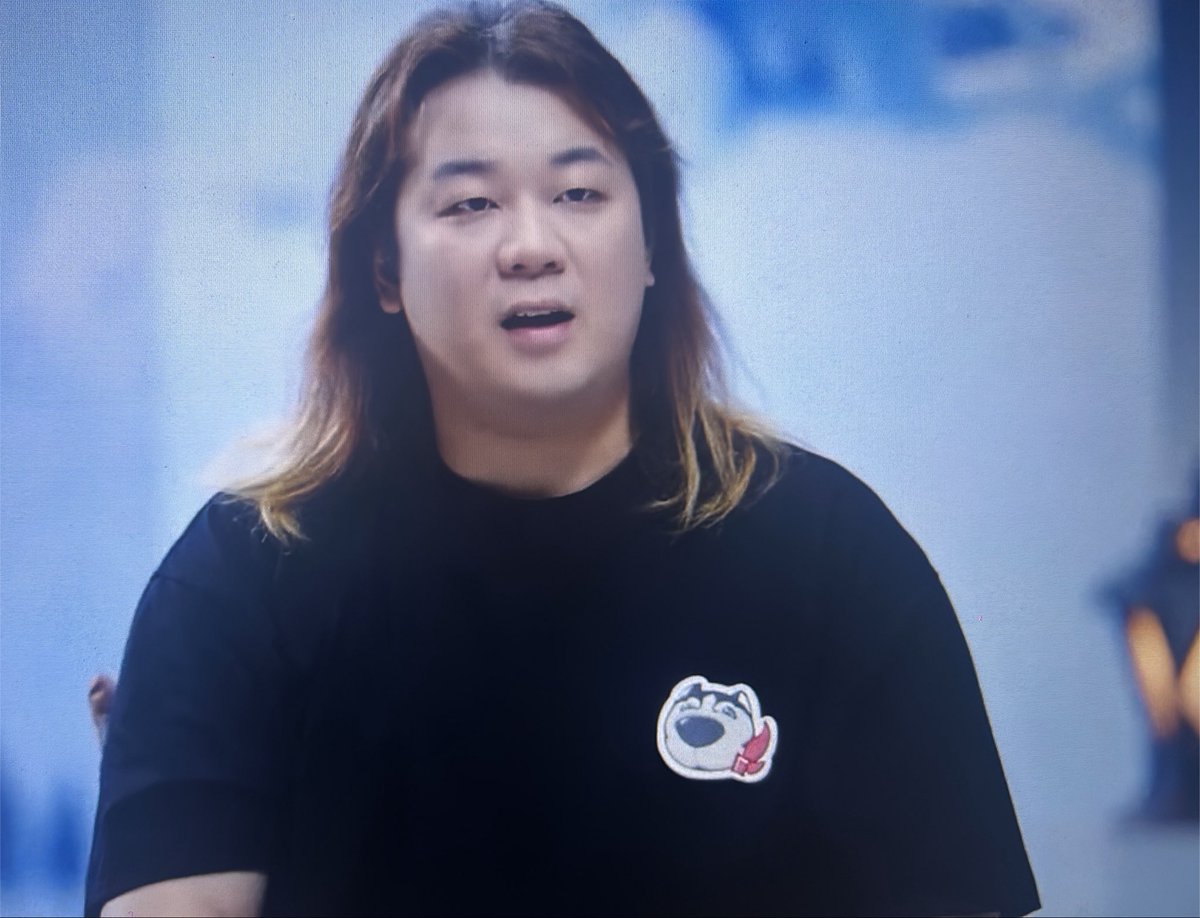 TugarinDaily's tweet photo. LMAO THE DEV IS WEARING TUGARIN SHIRT https://t.co/eo4soJ6K51