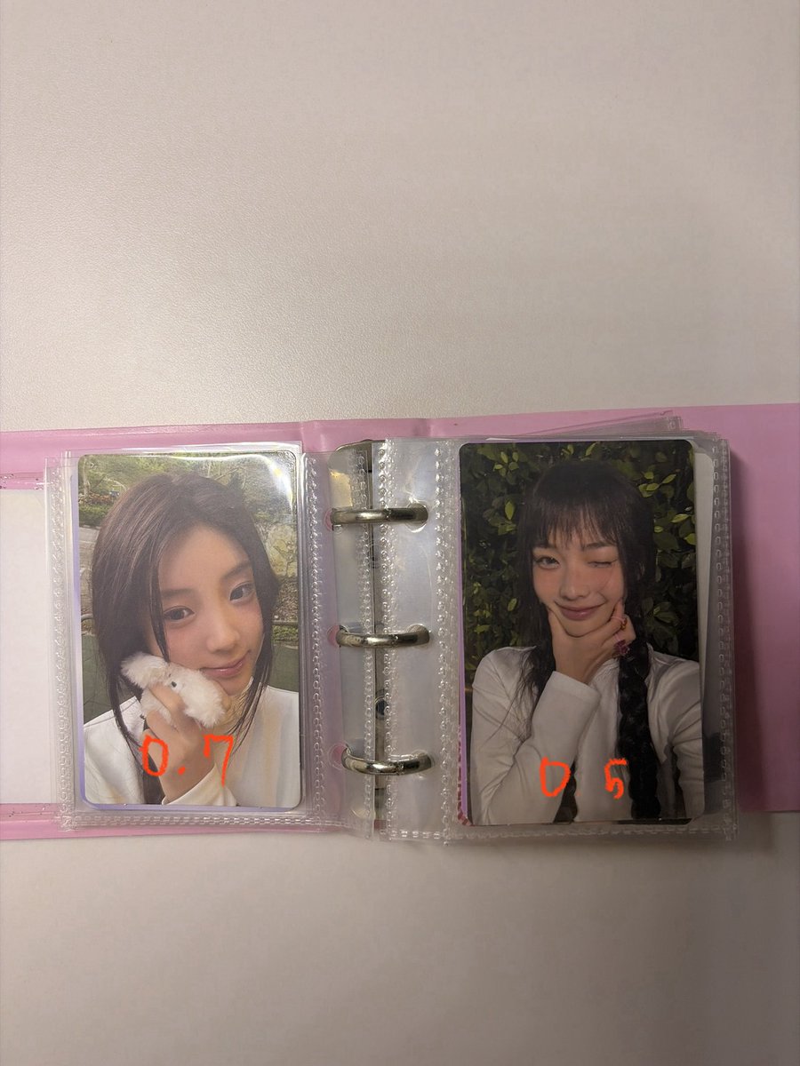 yangdo48288987's tweet photo. 아일릿 포카 양도

- 일괄 구매하시면 1.0에 해드려요!

아일릿 윤아 민주 모카 원희 로하 마그네틱 super real me 위버스 앨범 https://t.co/HzKYEnjBU9