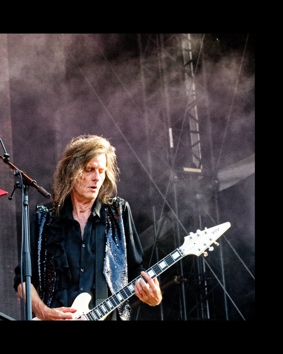 HelloweenFans's tweet photo. Thank you very much🙏💓
Via eveovbeerphoto @helloweenofficial at @hellfestopenair
📷 ⇒sunraymagazine
1-3
#helloween #helloweenband #hellfest2026 #hellfest #sunraymagazine https://t.co/7aDtIRivoW