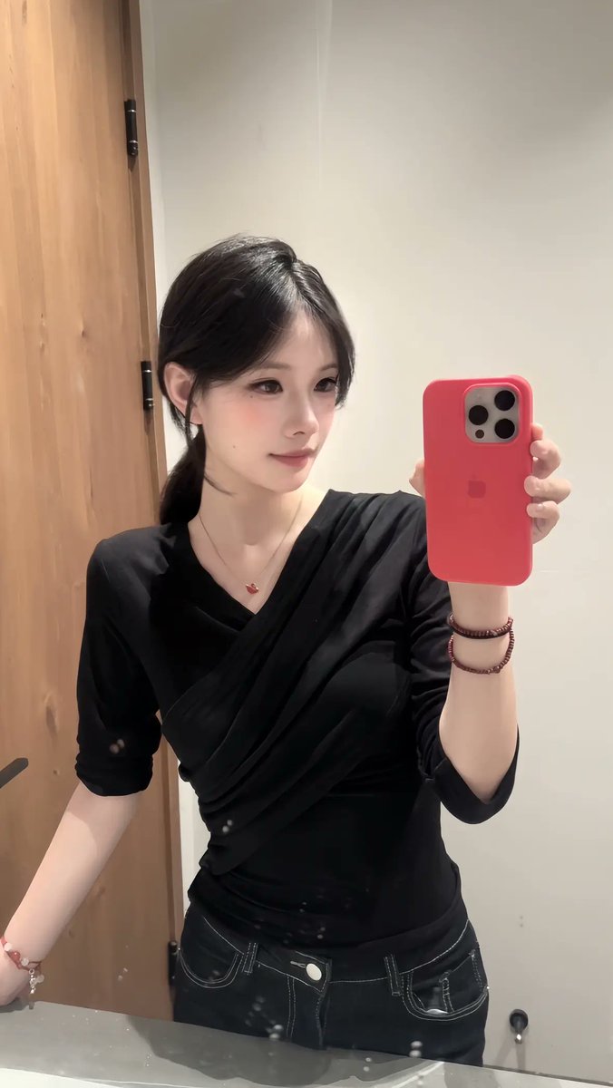 R4D4R1O's tweet photo. 就让倒三角的我们。#女高 #m https://t.co/OOJKdjtUka