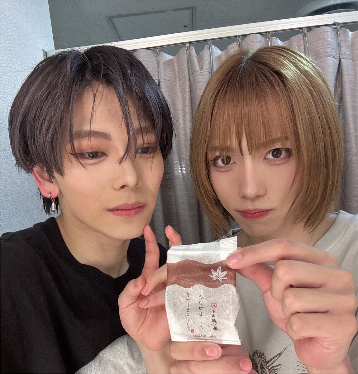 NAGAMINE_RYUTA's tweet photo. ミュージカル『テニスの王子様』4thシーズン 全国大会 青学vs立海 前編
広島公演初日！ありがとうございました！

初めての広島でテニミュできて嬉しいです🔥

ゆーだいくんがもみじまんじゅう全部くれた！
 #テニミュ
 #菊丸英二 https://t.co/ZPl5kKoIhu