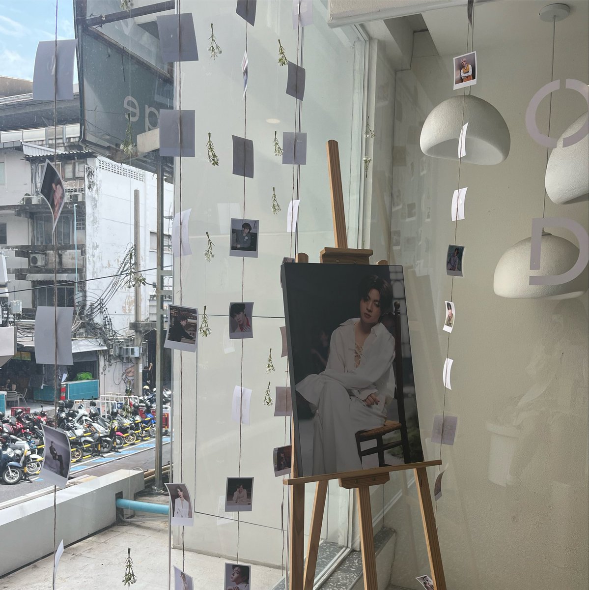 siarira_'s tweet photo. check in kup🩷🌟
คาเฟ่น่ารักมากกกกก ขนมก็แส่บบ

#OneFineDaywithFirstone
#FirstLoveInOurHeart https://t.co/o0Y6DvsFNf