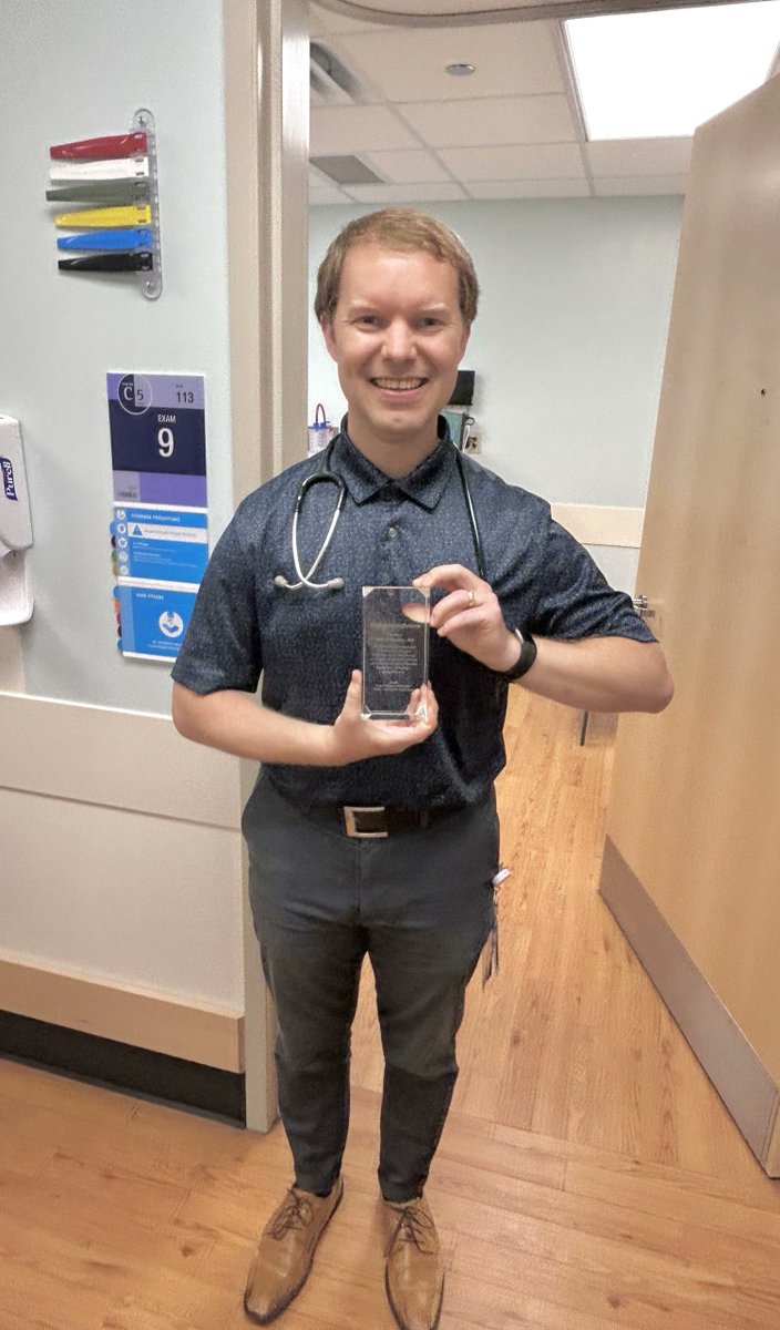 RothenbergLab's tweet photo. I am proud to share that our division colleague Andrew Winslow, MD has been recognized for his extraordinary service with a "Top Provider" Patient and Family Experience Service Excellence Award.

https://t.co/ezlQYcrC2e https://t.co/MqecnTsmpb