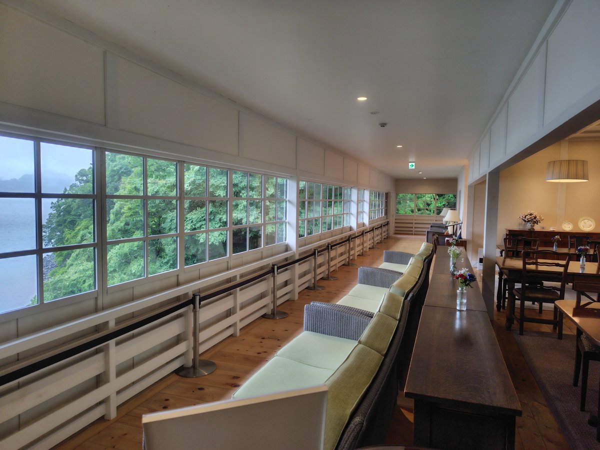 hiurasan2's tweet photo. 旧英国大使館別荘

明治初期に活躍した外交官、アーネストサトウ氏の別荘で昭和初期まで実際の英国大使館別荘として活用されていました。
各部屋の窓からは中禅寺湖を望むことができます。
（この日は残念ながら雨のため眺望はイマイチでした。） https://t.co/CEd5FeQmFZ
