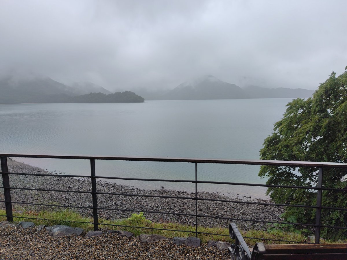 hiurasan2's tweet photo. 旧英国大使館別荘

明治初期に活躍した外交官、アーネストサトウ氏の別荘で昭和初期まで実際の英国大使館別荘として活用されていました。
各部屋の窓からは中禅寺湖を望むことができます。
（この日は残念ながら雨のため眺望はイマイチでした。） https://t.co/CEd5FeQmFZ