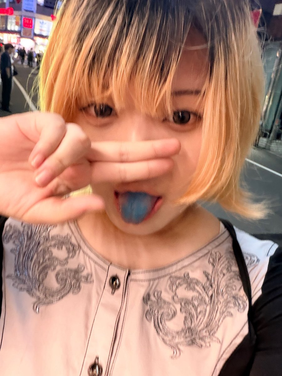 Alvvays8964's tweet photo. 去哪能蹭根烟 https://t.co/KXbHvNW0w7