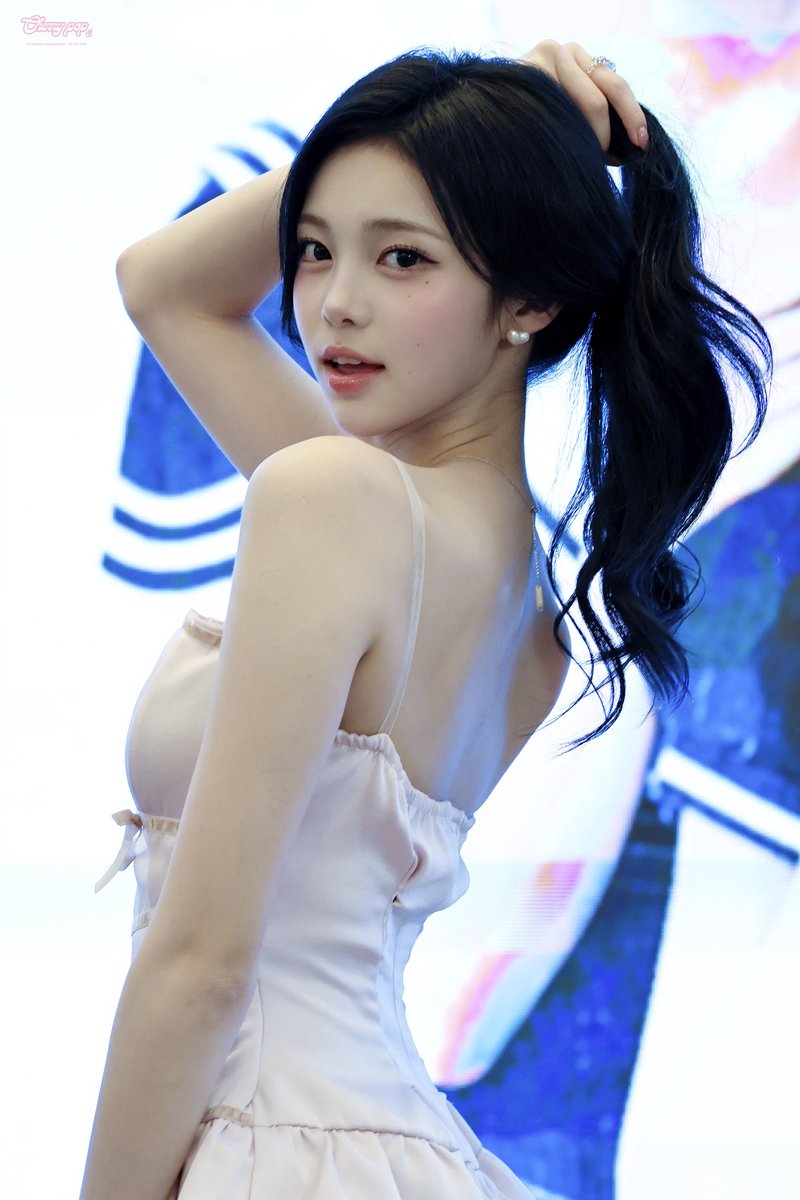 ianizedS2's tweet photo. 오늘 정이안 분위기 미쳤따 https://t.co/vXlRF1xV6i