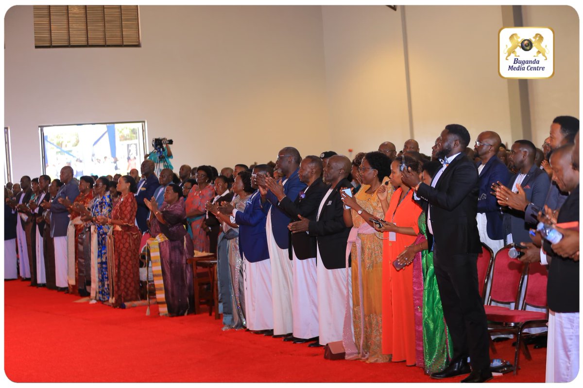 cpmayiga's tweet photo. Emyaka 33 emabega ku lusozi Nnagalabi Buddo, Kabaka wa Buganda owa 36, Maasomoogi Ronald Muwenda Mutebi II yatuula ku Nnamulondo, eno y'ensonga lwaki olunaku luno eri ffenna abantu ba Buganda okujaguza.

Ku lw'abantu ba Buganda bonna, ku lwa Gavumenti ya Kabaka, ku lwange n'aboomumaka gange, njozaayoza nnyo Omuteregga. Emyaka 33 tegibadde gya kyeya, ebibala tukungudde bingi ddala, kyokka ekibala ekisinze kwe kunnyikiza Obuwangwa bwaffe era Kabaka ategeerwa abakulu n'abato.

Nneebaza abantu ba Kabaka bonna abeetabye mu nteekateeka z'okujaguza emyaka 33 bukya Kitaffe Ssaabataka atuula ku Nnamulondo. Nneebaza ekkanisa ya Watoto olw'okutukulemberamu mu kusaba kw'omwaka guno, wamu n'Olukiiko oluteesiteesi olutukulembeddemu mu byonna.

#Amatikkira33