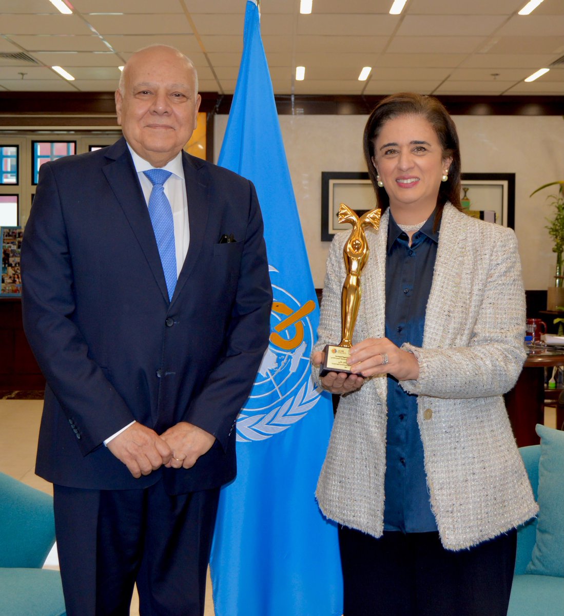 HananBalkhy's tweet photo. Honoured to receive the 2026 Shield of Excellence for Arab Woman Social Responsibility. I thank the Arab Council for Social Responsibility and the Association of Arab Universities for this recognition, and accept it with humility. This award reflects the collective impact of so many women strengthening health systems across our Eastern Mediterranean Region. 

إنه لشرفٌ عظيمٌ أن أحصل على درع تميُّز المرأة العربية للمسؤولية المجتمعية لعام 2026. وأتقدمُ بجزيل الشكر إلى المجلس العربي للمسؤولية المجتمعية واتحاد الجامعات العربية على هذا التكريم المُشرِّف، وأقبله بكل تواضع. إن هذه الجائزة تسلط الضوء على الأثر الجماعي للعديد من النساء في تعزيز النظم الصحية في جميع أنحاء إقليم شرق المتوسط. 

@AArU_jor | @arableague_gs | @RandaRizk15