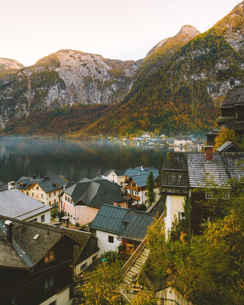 echoesofworld's tweet photo. Hallstatt, Austria https://t.co/BmczcXfzaT