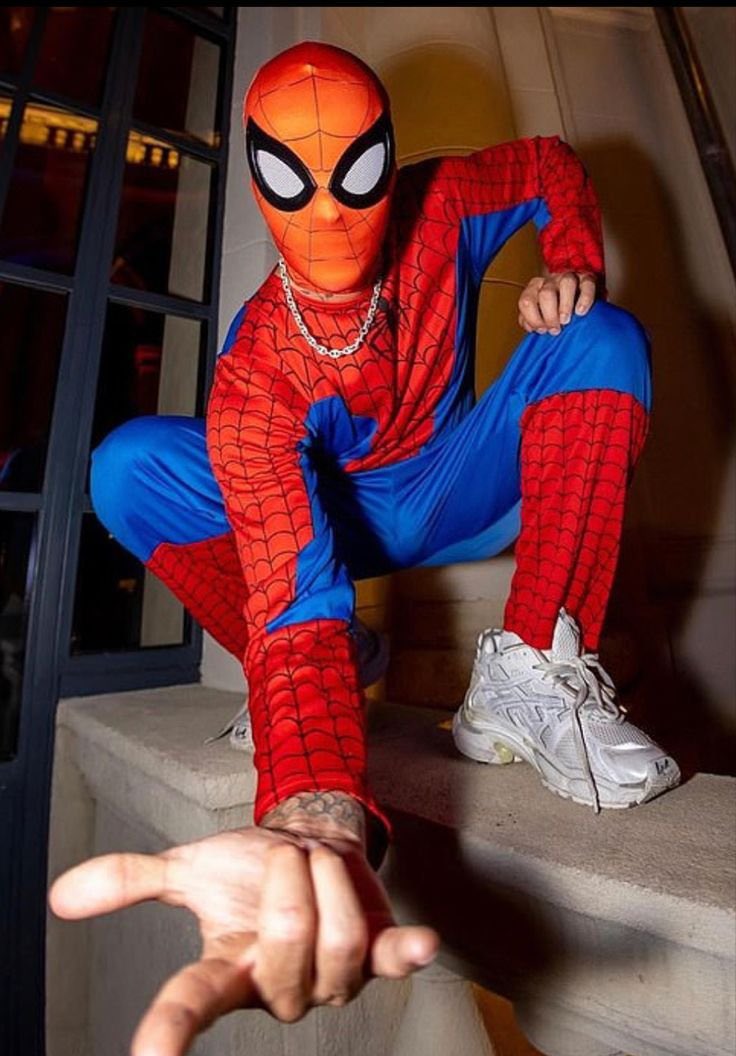 postsjustin's tweet photo. spider man 🕸️ https://t.co/w8JT3S168l