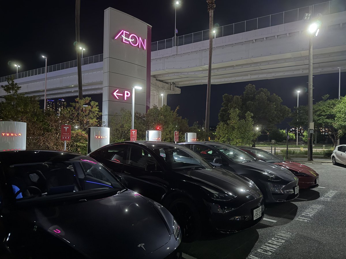 heli_tesla's tweet photo. たまたま知り合いしかいないSCになった https://t.co/7IMokJJQ7v