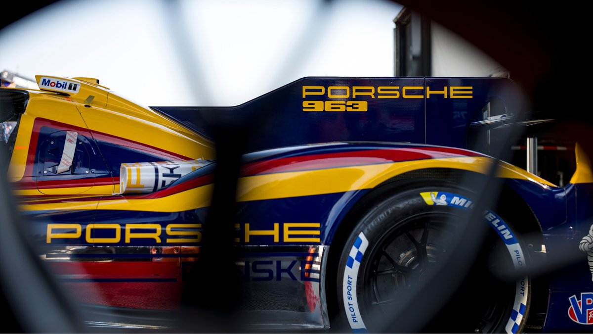 PorscheRaces's tweet photo. #IMSA - Good morning from 👩‍🌾 Wisconsin. Our two #Porsche963 in historic liveries 💙💛 finally hit the @RoadAmerica track. Here`s today's schedule ⬇️

11:25 (18:25 CEST): Free Practice 1
13:45 (20:45 CEST): Driver Fan Forum (Road America Center)

#Porsche #Raceborn @IMSA https://t.co/1kJ8ycQKU9