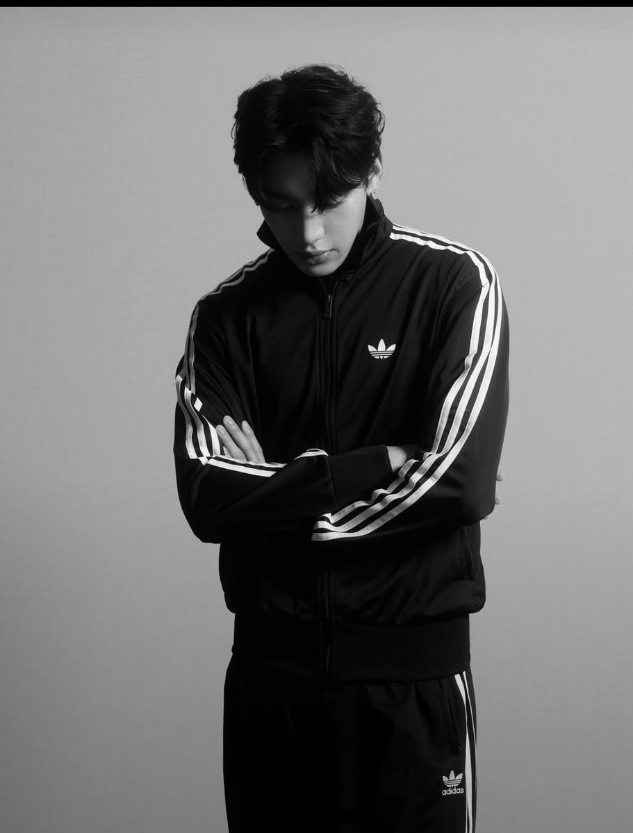 Ppaew2sister's tweet photo. @mintmag_th มาถูกเวลาสุดๆ หาชุดออกกำลังกาย อยู่พอดีเลยฮะ

#AdidasxBamBam #Adidas #BamBam https://t.co/asnJ2guEpB