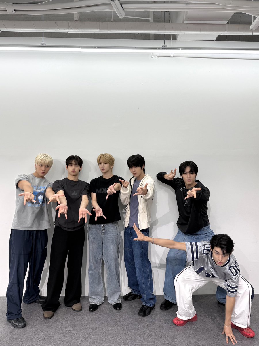 82MAJOR_231011's tweet photo. [📷]
#에이티투데이_260731

️에티는 아름다워🫰
에티라서 아름다운 거야💛

#82MAJOR #82메이저 #에이티투메이저
#82데이 #82TODAY https://t.co/tgFLXGC57w