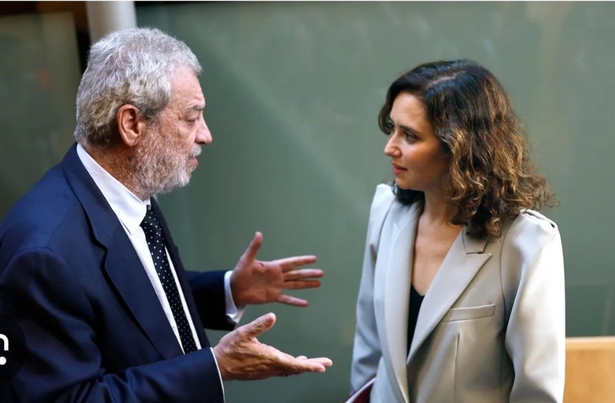 atrapas2828's tweet photo. Te dije que había que gestionar lo del cambio climático, Isabel, no lo del cambio de ático https://t.co/HbvDZn3iz8
