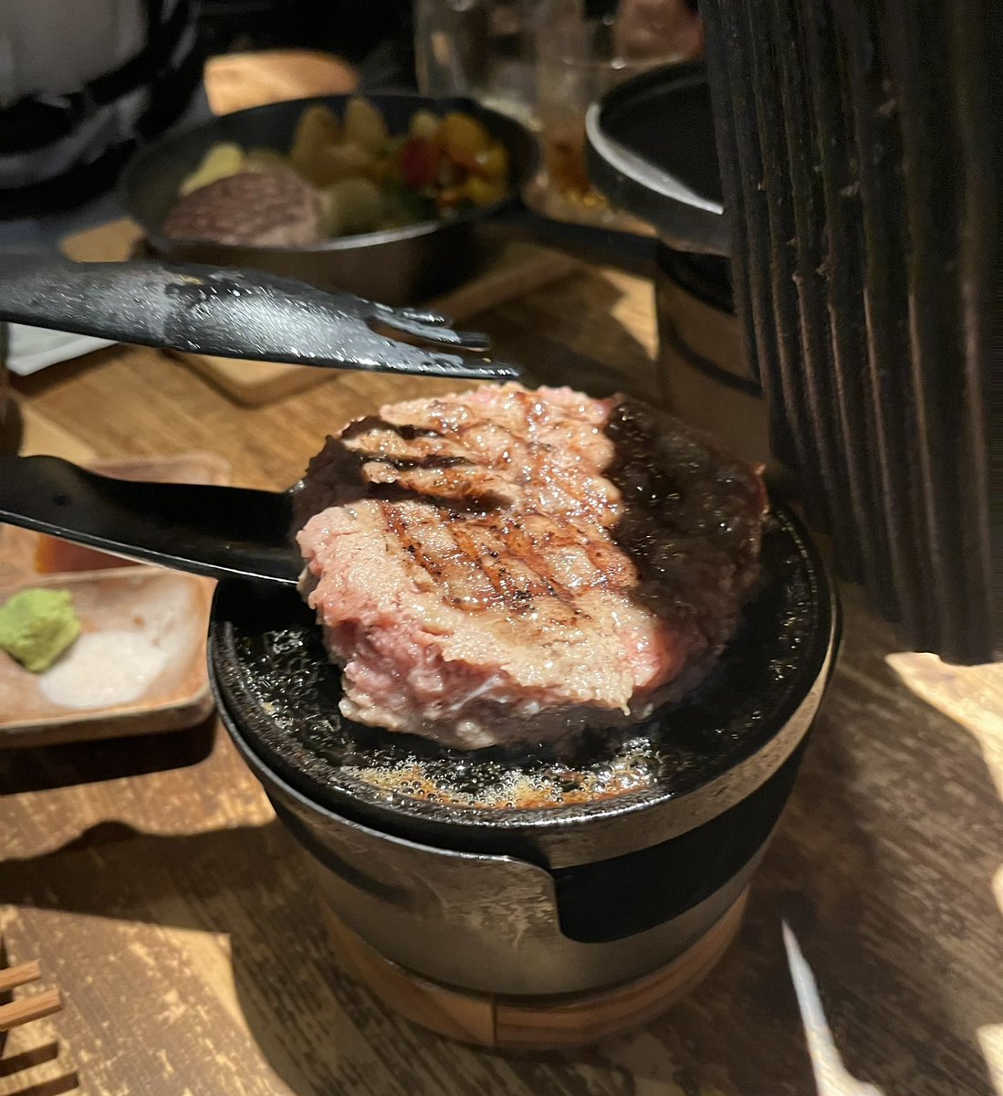 Blue06350768's tweet photo. バッカニアで、火古戦場お疲れ様会でした
バハハンバーグ肉汁半端なかったです🍖 https://t.co/HKi7yM5HXu