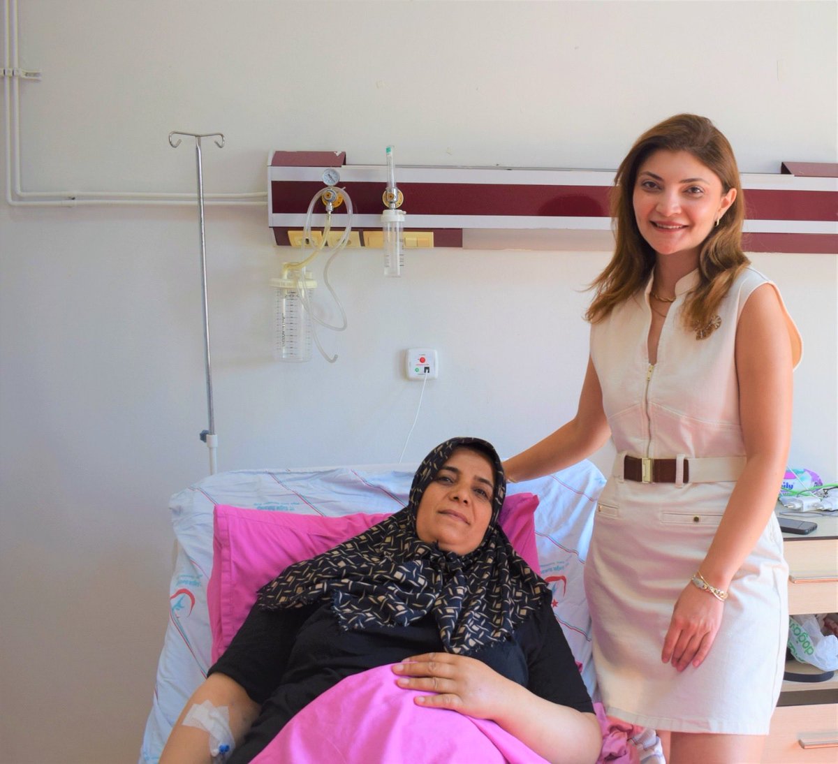 dalamandh's tweet photo. Dalaman Devlet Hastanesi’nde Bir İlk Daha!
Hastanemizde ilk kez gerçekleştirilen histerektomi (rahmin cerrahi olarak çıkarılması) ameliyatı, Kadın Hastalıkları ve Doğum Hekimlerimiz Uzm. Dr. Hande Nur Doğanay Ceylan ve Uzm. Dr. Utku Berkay Akalın tarafından başarıyla gerçekleşti https://t.co/h7eWtbcOtR