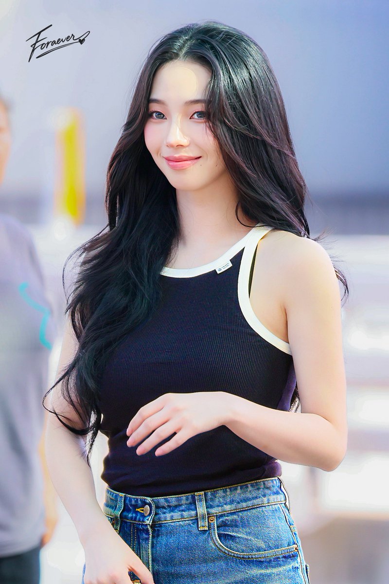 Foraever_411's tweet photo. 260731 ICN

#aespa #에스파 
#Karina #카리나 https://t.co/5XU9NjUBMo