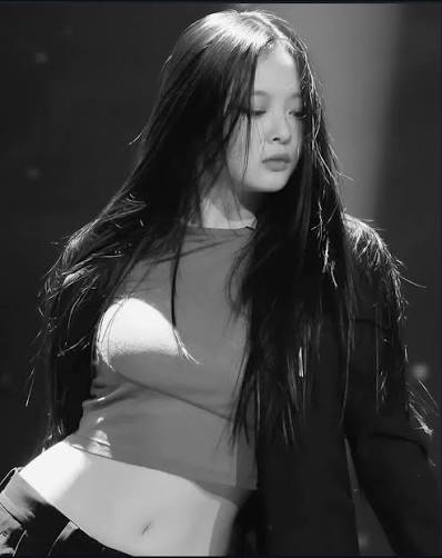 DailyHanni15's tweet photo. They said you can’t be cute, hot, and baddie at the same time…
#Hanni heard them and said ‘watch me’

#NewJeans https://t.co/EwQHdFAD4w