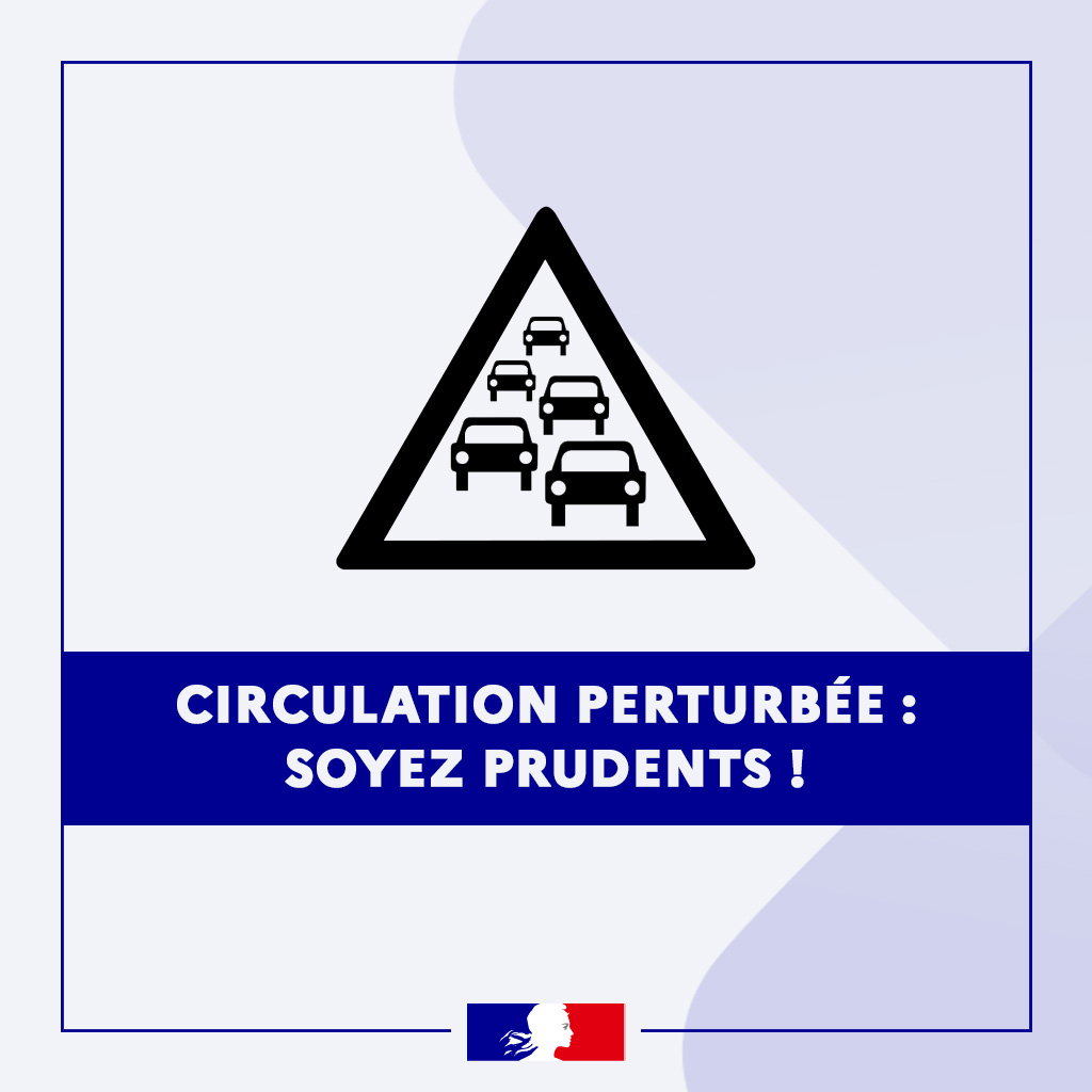 Prefet54's tweet photo. #InfoCirculation ⚠️ | Un camping-car est actuellement en feu sur l’A31, dans le sens Metz-Nancy à hauteur de la commune de Marbache, PR266.
Afin de permettre l’intervention des secours, l’autoroute a été coupée à la circulation.
Faites preuve de prudence et privilégiez dans la mesure du possible un autre itinéraire ✅