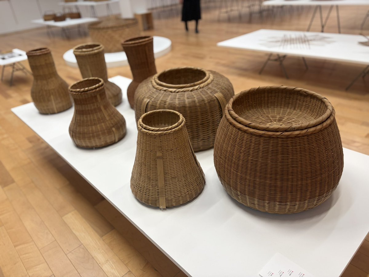 bosobambooclub's tweet photo. 武蔵野美術大学美術館で開催されてる展示「民具これなーんだ？」に行ってきました！

先人の作った竹かごたちに大興奮！近寄りすぎて係の人に怒られながらも、いっぱい学んできましたー！先人はやっぱ凄まじい！ https://t.co/RngPA7UOoP