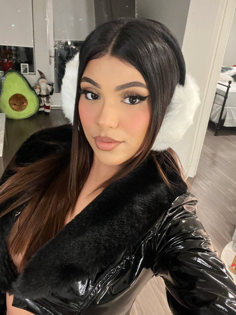 Alexxaa915's tweet photo. A sweet selfie 🤳 💕 📍 https://t.co/EBjTr8HT3S