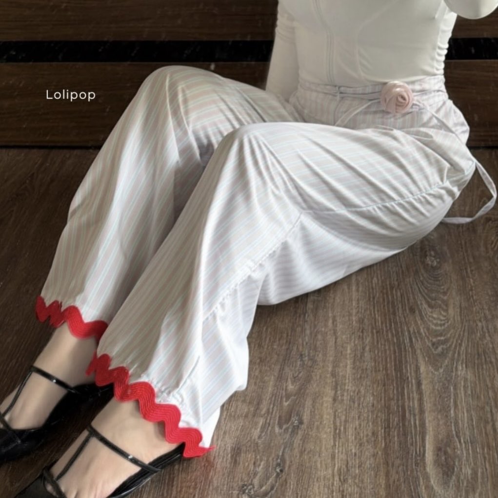 dikarabinar's tweet photo. EH SUMPAH CANTIK BANGET?? aku baru aja nemuin local brand yang jual stripe and polkadot pants tapi bawahnya gak kaya celana pada umumnya.. unik dan cantik banget jujur😭💗 https://t.co/6OzchQMcd0