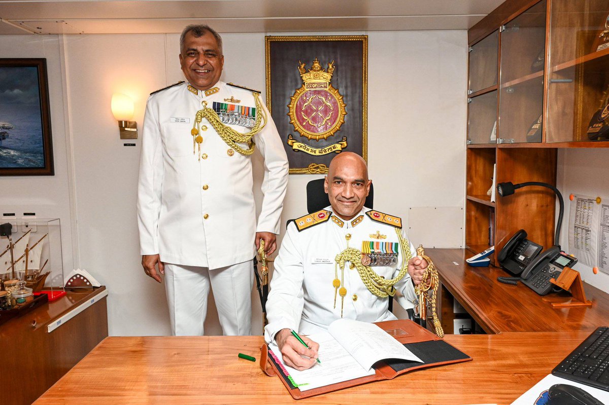 AvinashKS14's tweet photo. Change of Guard in #WesternFleet
RAdm Srinivas Maddula assumed command of the #WesternFleet from VAdm Vivek Dahiya on 29 Jul 26.
The Flag Officer is an alumnus of National Defence Academy #NDA, United States Marine Corps Command and Staff College, Virginia #USMCCSC and
+1 https://t.co/EFzH3gySDF