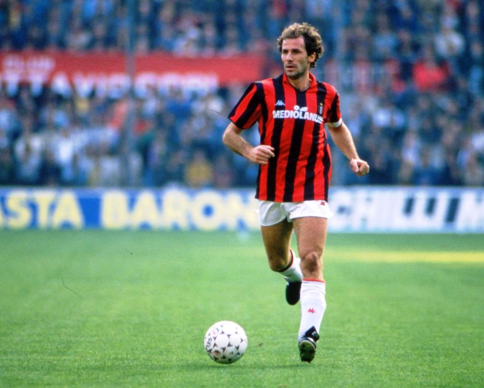 AdrianDalmasso's tweet photo. Sabés lo que jugaba Franco Baresi, pibe...
QEPD... https://t.co/w4hS4Lcz63