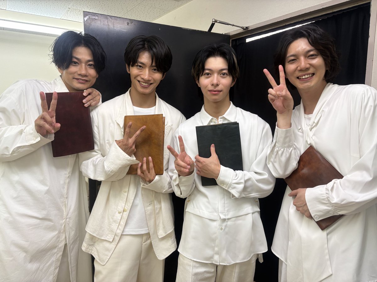 asa10_y's tweet photo. 朗読劇『ROOM2026』、ご来場くださった皆さん、配信をご覧になった皆さん、ありがとうございました！
楽しかったー！！！
めちゃくちゃ笑いました。
配信を見ます。笑 https://t.co/9v0eRMPM1c