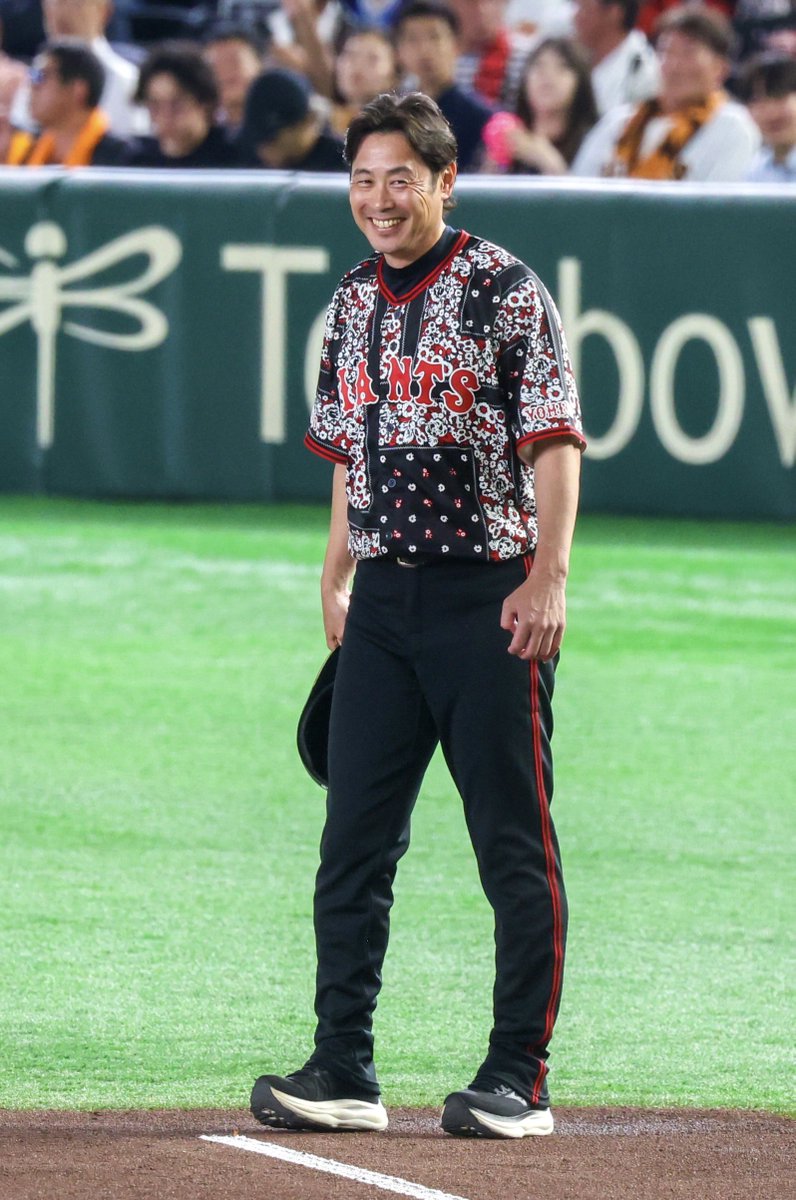_m_79kame's tweet photo. 今日もイケおじがイケおじすぎて、ほんとありがたかった🐢🥹🙏

#亀井善行 #giants #ジャイアンツ
2026.07.31 東京ドーム https://t.co/FsOKIrGQ64