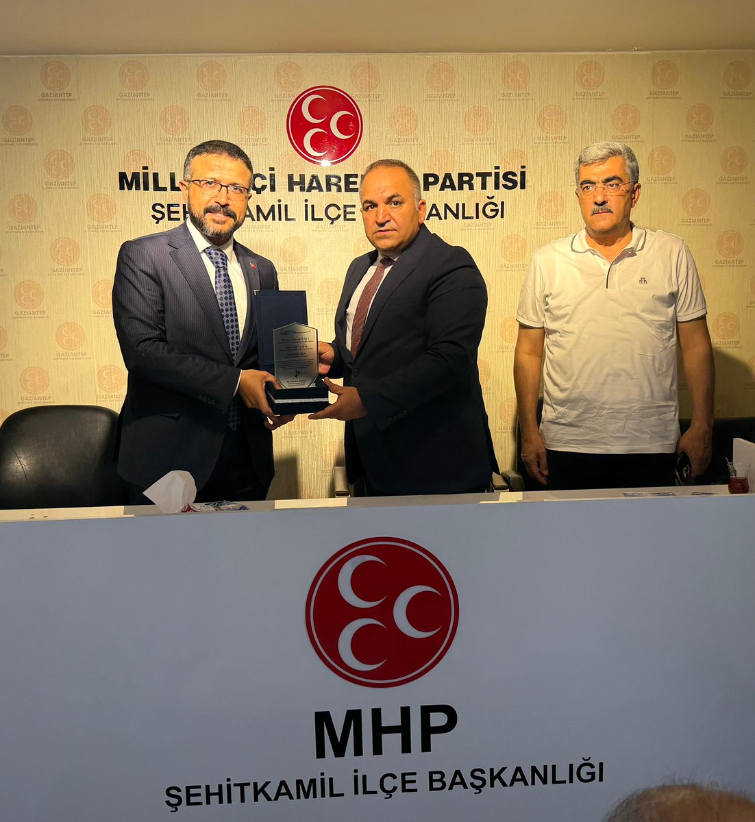 mehmetyilmazmy_'s tweet photo. Milliyetçi Hareket Partisi Şehitkamil İlçe Başkanlığı Görevine Atanan Sn. Mehmet Doğan Ve Kıymetli Yönetim Kurulu Üyelerini Ziyaret Ettik. 

Yeni Görevlerinin Şehrimize Hayırlı Olmasını Diler, Kendilerine Çalışmalarında Başarılar Dilerim.

@RTErdogan
@abuyukgumus
@abdulhamitgul
@fmfedaioglu
@FatmaSahin
@mhp_sehitkamil