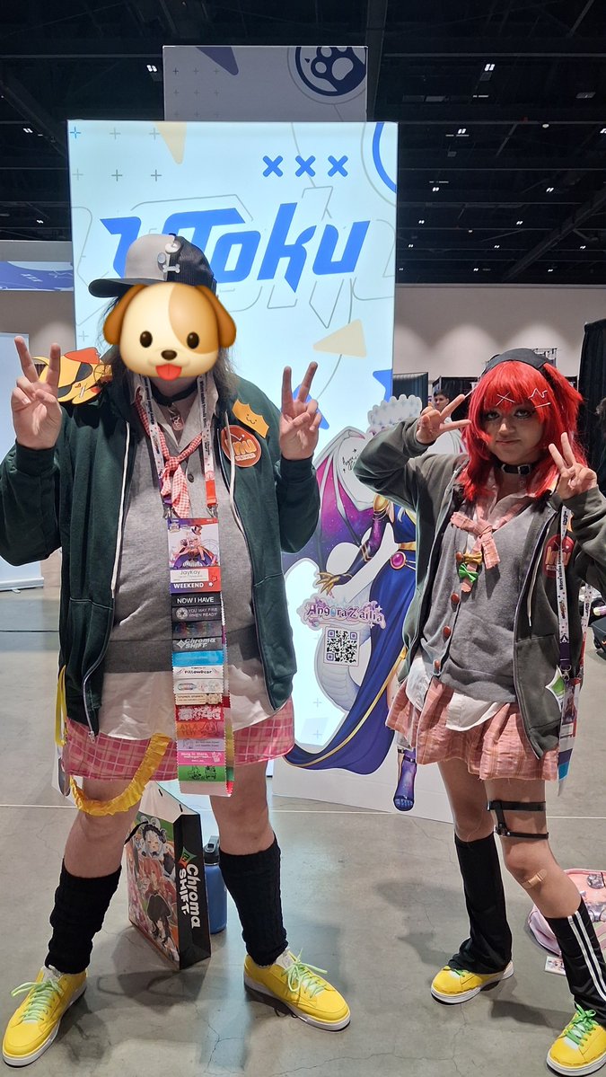 JayKay0603's tweet photo. Ran into another Piper cosplayer at #OffKaiGen5 🐶💢

They are @ocultalluvia :3 https://t.co/72ZuKLykon