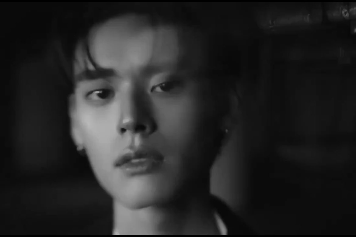 Ejllynmerry's tweet photo. ตอนนี้คือวนลูปอยู่กับตัวอย่าง MV
พี่เนไม่อ่อนโยน หนูจะเดรสแล้วพี่ Σ(º ロ º๑)
#INCMTW_Loop
#NAY_PERSES https://t.co/73vO8Q2fpZ