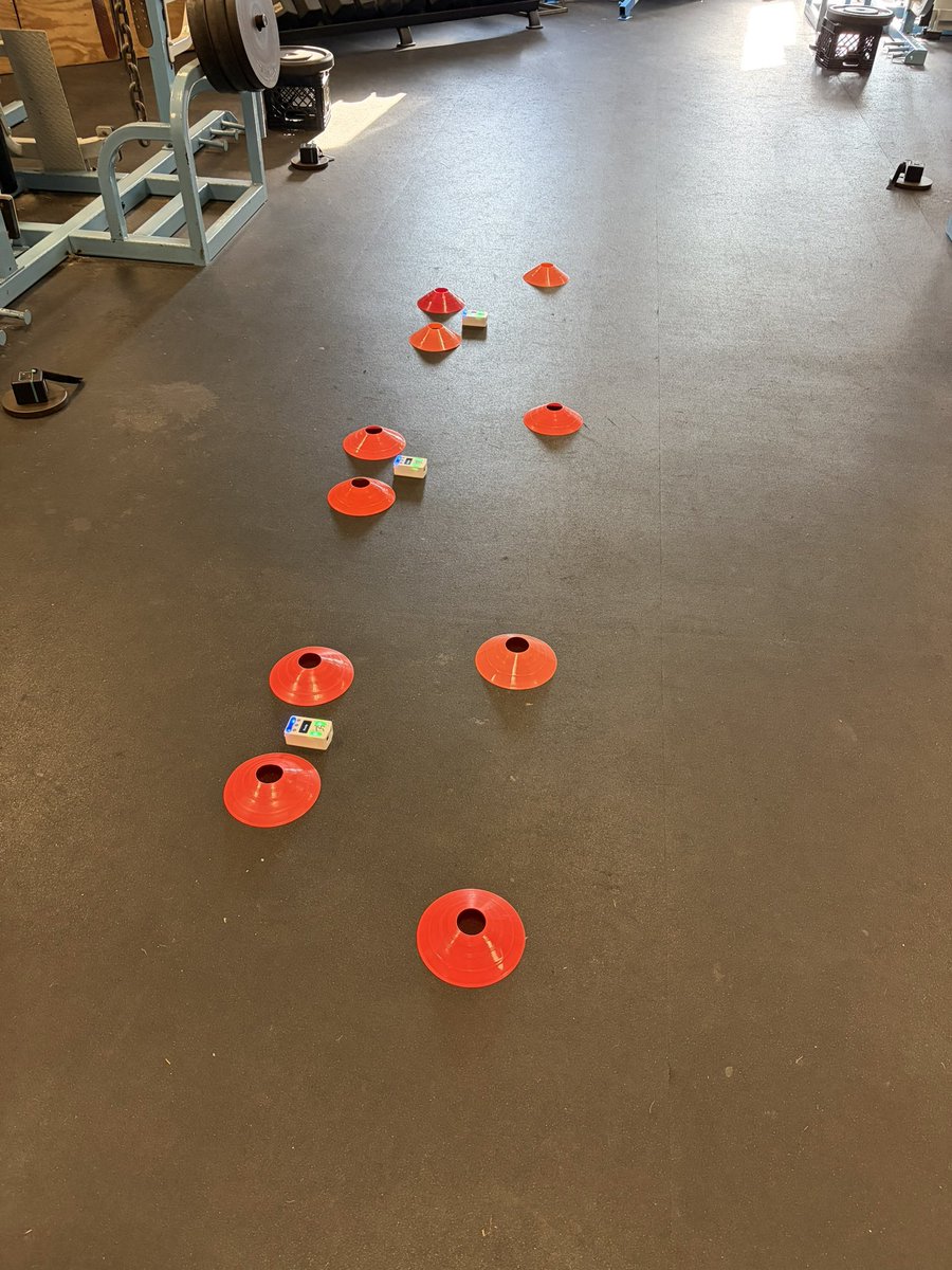 MarkHoover71's tweet photo. New vertical and loaded jump set up. @DashrMPS no need to write anything down…scroll name on the app just like we do sprints. Doing a baseline vert in our first tier and then going to 50% decrement DB jumps in second tier. 
Video explains my self developed reasoning for all the cones. Those are not required 🤣🏈 @StJamesFB