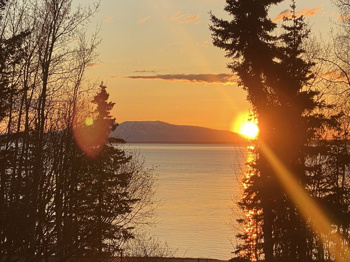 Lone69Ray's tweet photo. Love my Alaskan skies https://t.co/TCpnjTAg56