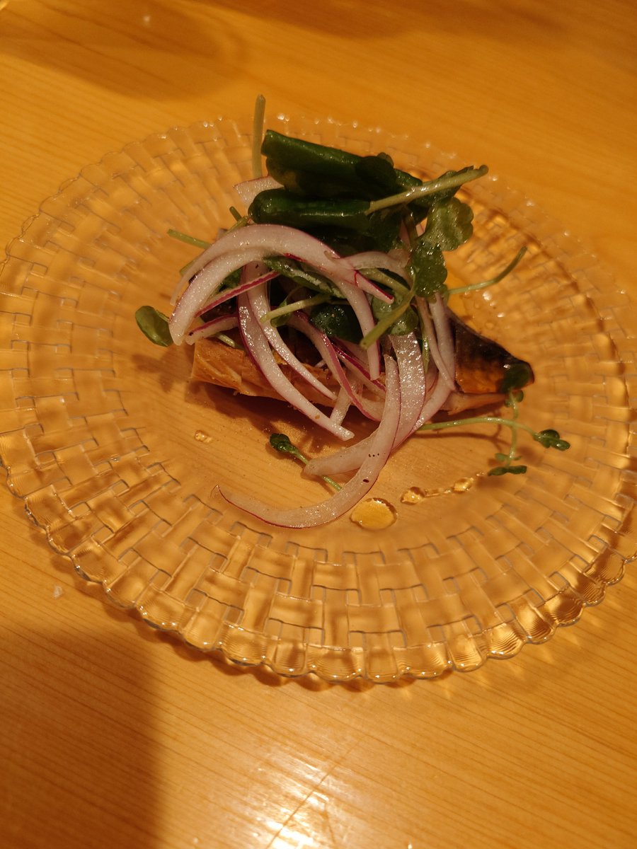 sakemino1982's tweet photo. 都内出張から松山に戻りました！

大ちゃんのお店へひとり🍴
ウォーキング👟でお店へ
サバのスモークサラダ　剣先イカフリット　ヨリエビのグラタン　ワタリガニの手打ちパスタと大ちゃんと相談しながらグラスワイン🍷を☺️🍀夏のグラタンもいいですね〜 https://t.co/NfufDkttiA