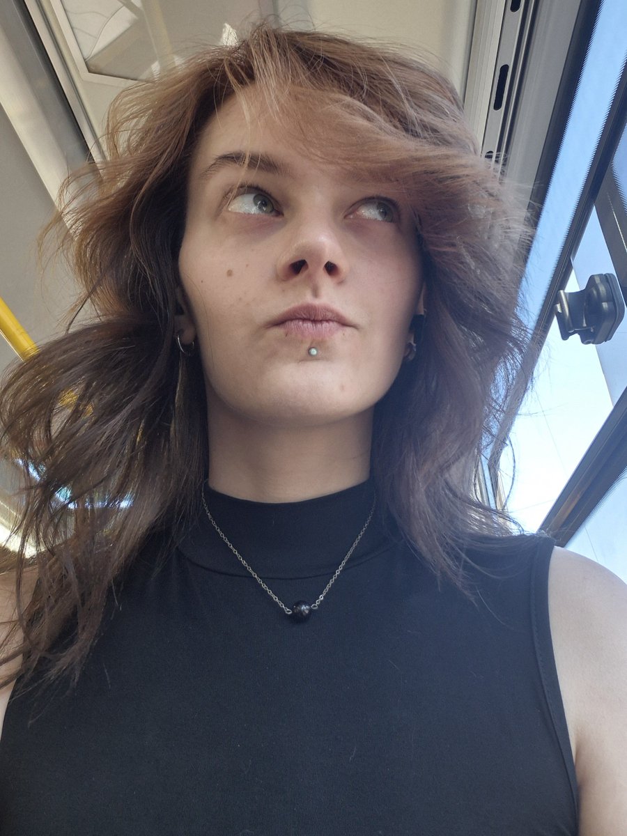 AliceLetova's tweet photo. Это всë эта укладка, отвечаю!! https://t.co/DuBVMZHNVS
