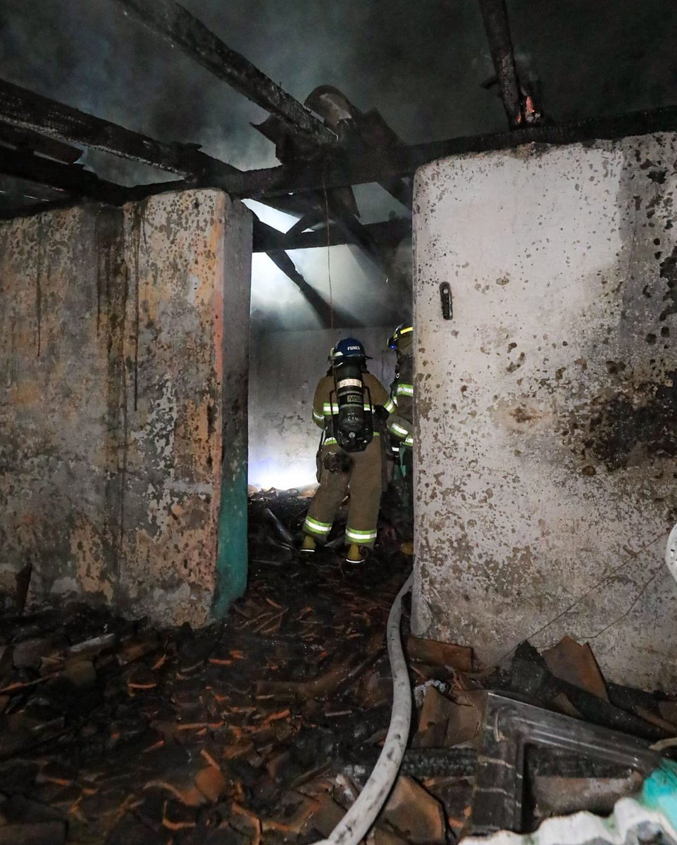 LaPagina's tweet photo. Una persona falleció en un incendio estructural registrado en una vivienda del cantón Chanmico, caserío El Mesón, distrito de San Juan Opico, municipio de La Libertad Centro. https://t.co/WLTbtc2Jaj