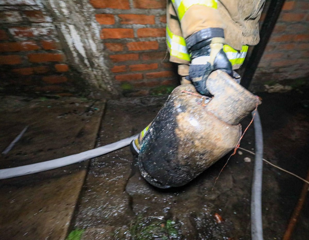 LaPagina's tweet photo. Una persona falleció en un incendio estructural registrado en una vivienda del cantón Chanmico, caserío El Mesón, distrito de San Juan Opico, municipio de La Libertad Centro. https://t.co/WLTbtc2Jaj