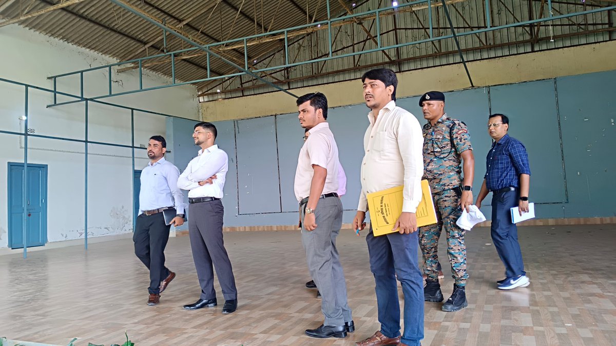 dmpurnea's tweet photo. जिला पदाधिकारी, पूर्णिया के दिशा-निर्देश के आलोक में वरीय पदाधिकारी एवं संबंधित अधिकारियों द्वारा प्रशासनिक व्यवस्था को सुदृढ़ एवं संवेदनशील बनाने को लेकर लागातार सरकार द्वारा संचालित विभिन्न विकास योजनाओं के क्रियान्वयन का स्थलीय जांच किया जा रहा है।
@iprd https://t.co/2ssTll0W8Y