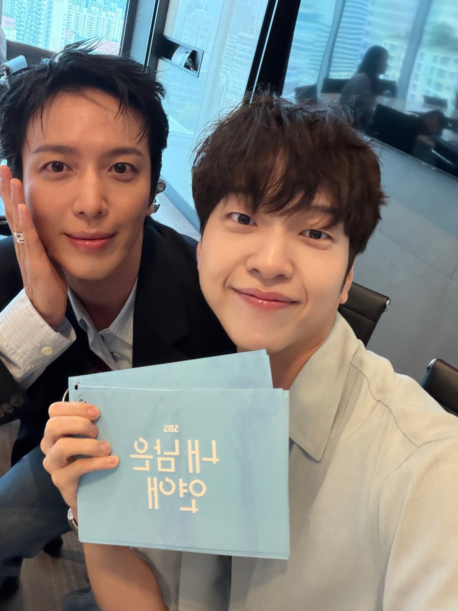 goldspoon_gs's tweet photo. 넘잘쌩~
MC 유재필님 인스타 https://t.co/gl7bJrKHoQ