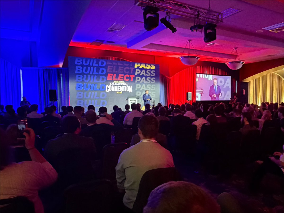 RandPaul's tweet photo. Great night at YALCON last night with @YALiberty ! https://t.co/vKnp5heWTS